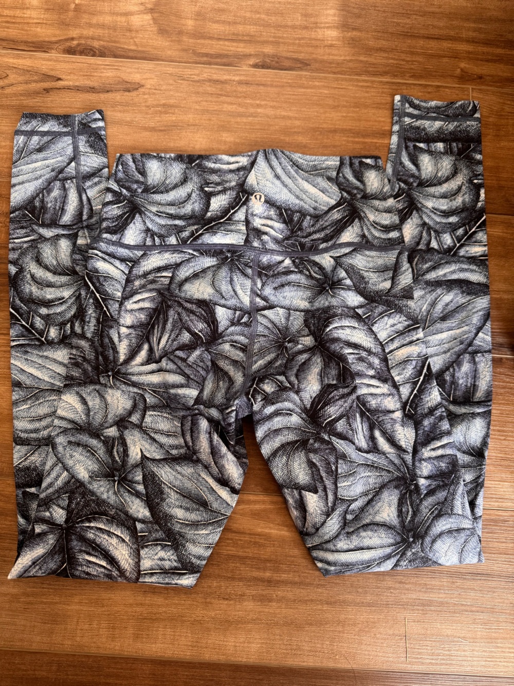 Lululemon Leaf-Print leggings in Navy and Cream